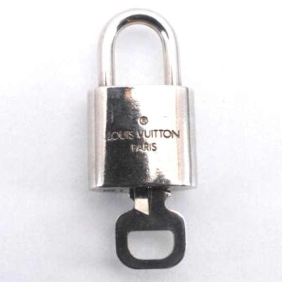 Louis Vuitton Lock & Key Silver Brass Authentic #315 Bag Belt Choker Bracelet - Picture 3 of 16